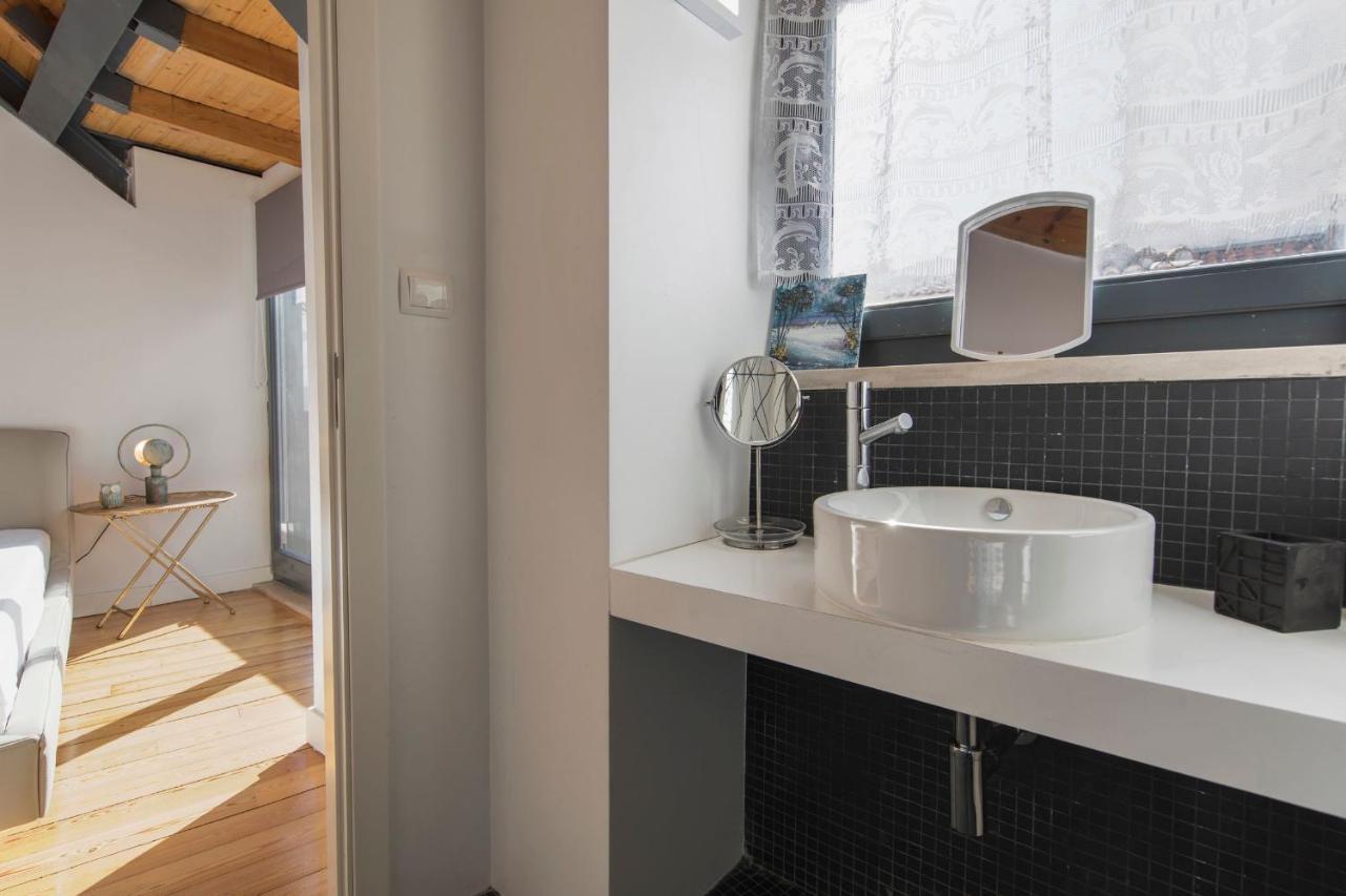 Bairro Alto Stunning Flat With Balcony By Lovelystay Lisbon Exterior photo